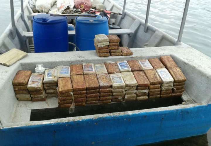 Pescan a cuatro narcos violando la cuarentena con más de 50 bultos de droga
