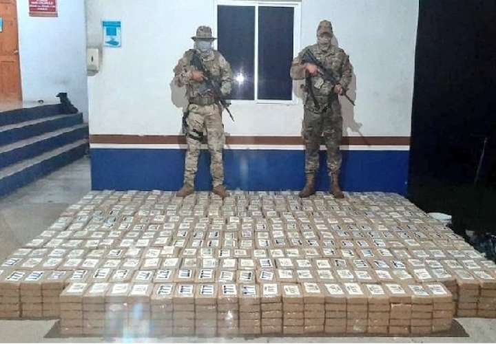 Los condenados fueron aprehendidos el pasado 5 de agosto al sur de Punta Burica en la provincia de Chiriquí, por unidades del Servicio Nacional Aeronaval (Senan) a bordo de una embarcación tipo Go Fast con 1,650 paquetes de cocaína.