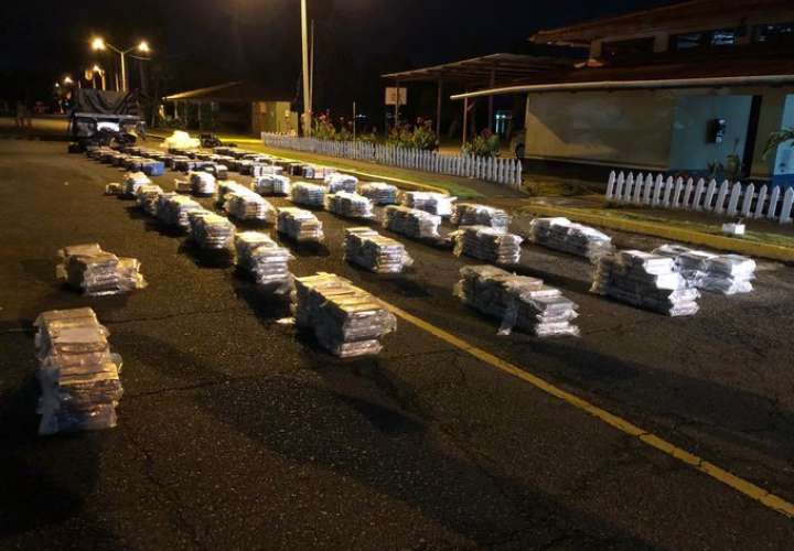 Incautan 1,969 paquetes de droga en puerto colonense [Video]