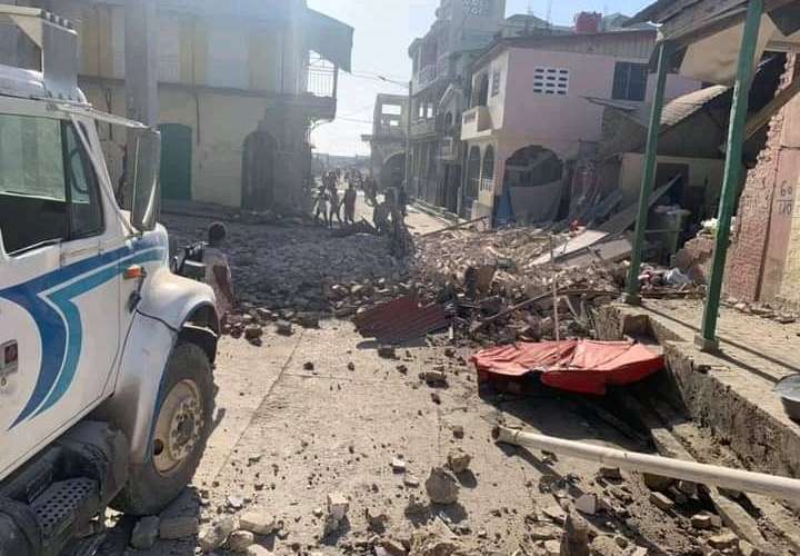 Alerta de tsunami y "probable" alto número de víctimas por el sismo en Haití