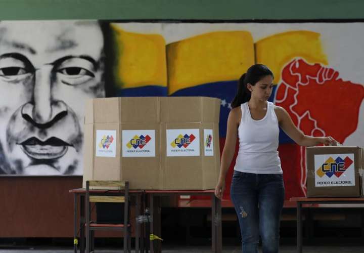 Venezuela a ciegas y a empujones hacia unas elecciones inminentes