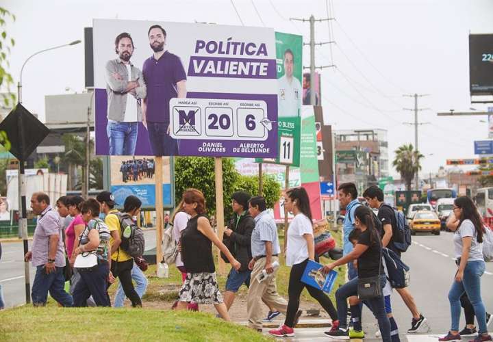 "Videoselfies", apaño "low cost" de los candidatos para el Congreso peruano