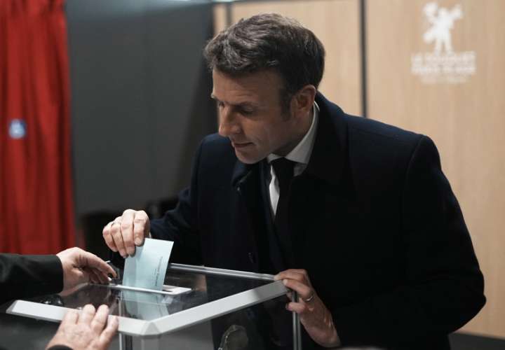 Emmanuel Macron, votó este domingo en Le Touquet. EFE