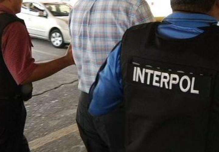 Interpol atrapa a dos extranjeros por delitos de violación y estafa