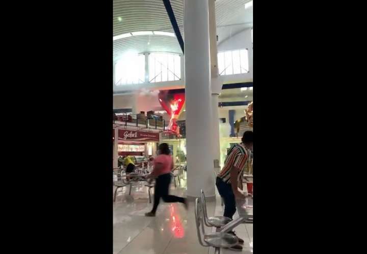Inician investigación por explosión de fuegos artificiales en Albrook Mall