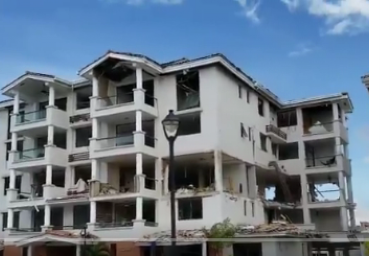 Investigan cómo se dio fuga de gas que causó explosión en edificio de Costa Sur