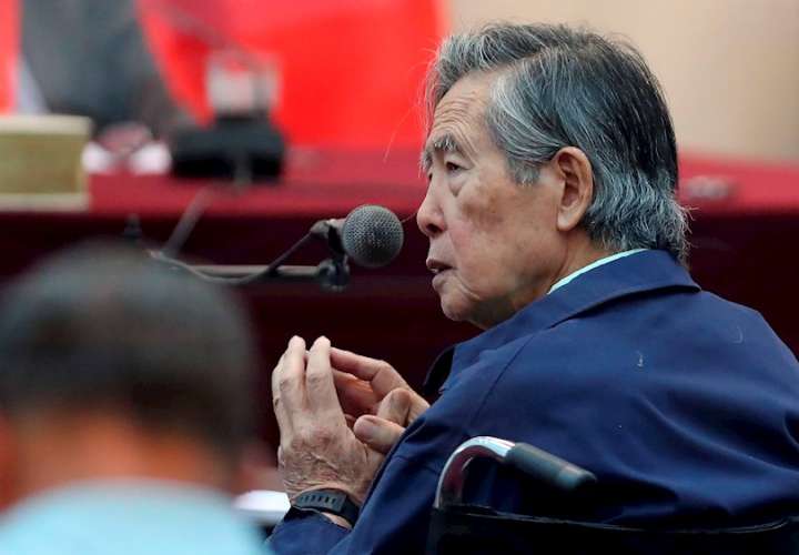 Fotografía de archivo en la que se registró al expresidente peruano Alberto Fujimori, quien gobernó entre 1990 y 2000). EFE - Foto_ Aechivo