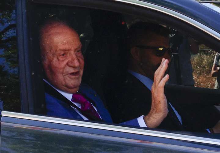 Juan Carlos I se reencuentra con su hijo Felipe VI entre polémicas