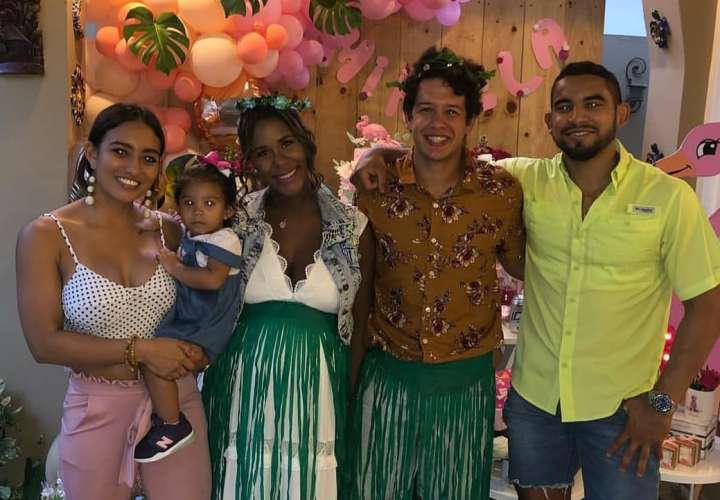 Facundo Kroeck y Grace celebraron el 'baby shower' de su hija Mikaela