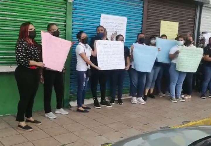 Protestas y cierres de farmacias pequeñas [Video]