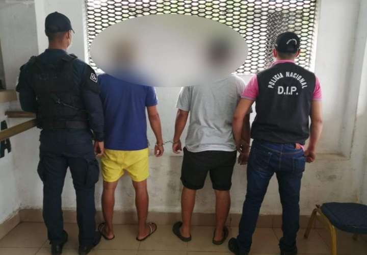 Dos hombres presos por empaquetar cocaína a orilla del río