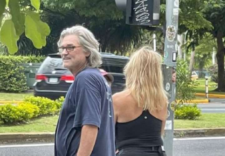 Kurt Russell y Goldie Hawn parquean por Panamá; andan bien relax