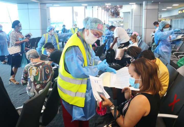 Más panameños solicitan vuelo humanitario para regresar al país