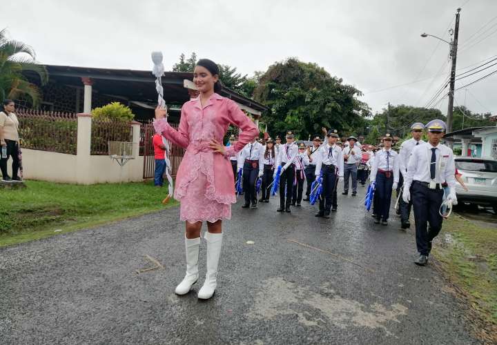 Con desfile cívico, El Sesteadero celebró su fundación