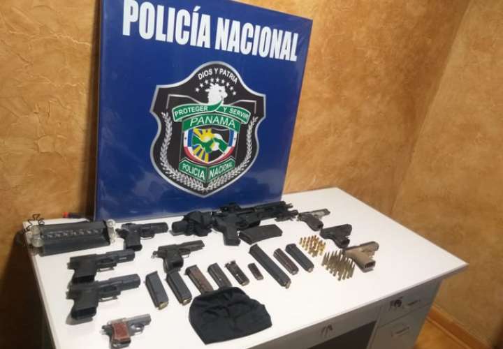 Incautan 8 armas y fusil de guerra en auto en La Pesa de La Chorrera [Video]