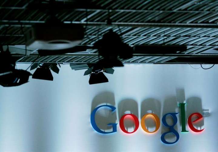 Los responsables de Google fueron objeto de crítica a principios de septiembre por negarse a enviar a su consejero delegado, a testificar ante el Comité de Inteligencia del Senado estadounidense precisamente sobre cuestiones de seguridad y privacidad. EFE