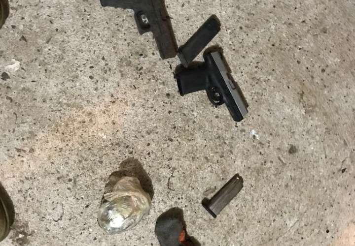 Hallan granada, armas y municiones en casa abandonada en Costa Arriba
