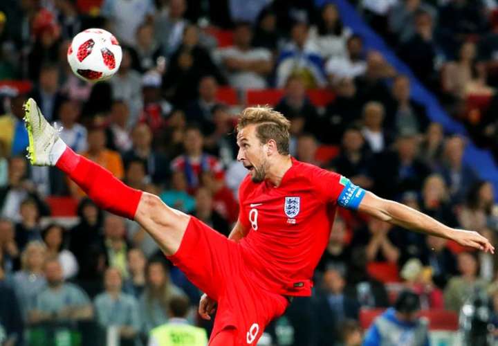 Harry Kane de Inglaterra en acción durante la ronda de octavos de final del Mundial de Rusia 2018. Foto EFE