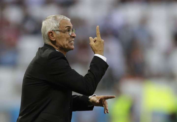 El entrenador Héctor Cúper. Foto:AP