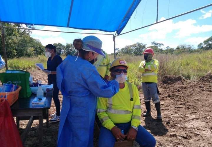 Minsa realizó pruebas rápidas de COVID19, en un proyecto de construcción.