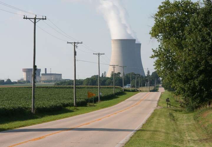 Proyecto de ley autorizaría instalar plantas nucleares en Panamá