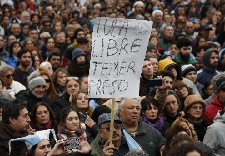 Se caldea el clima electoral en Brasil