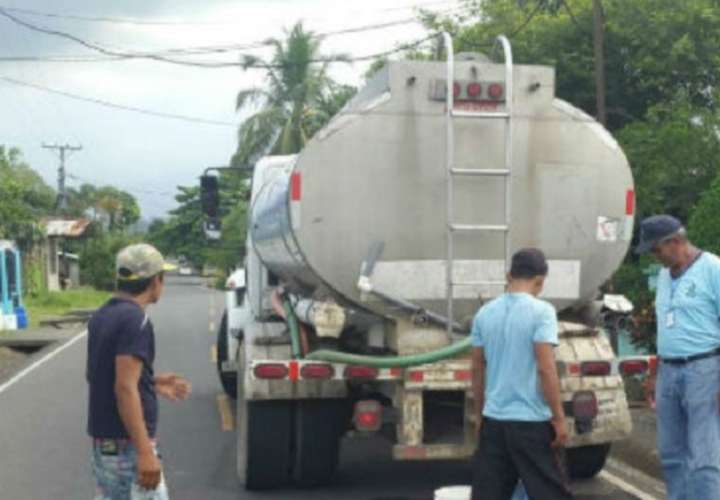Medida: camiones cisterna declaran paro por no pago