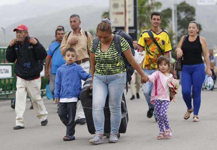 Migración señala que hay 870 mil venezolanos viviendo en Colombia