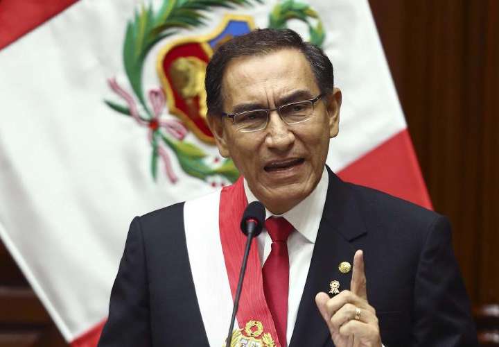 Presidente de Perú anuncia referendo