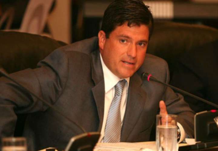 Sittón alega tener pruebas contra exministro