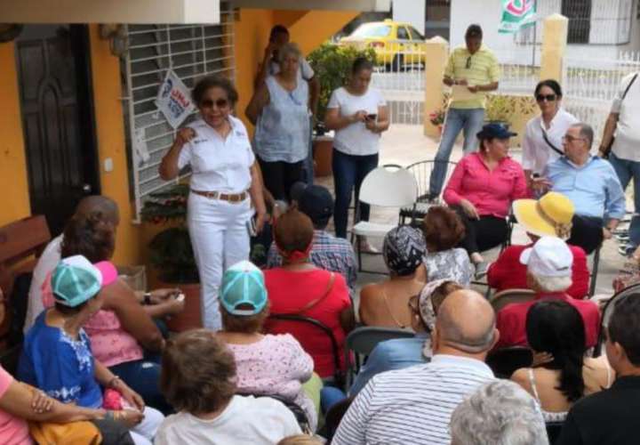 Más de 500 autos forrados con ‘El Loco’