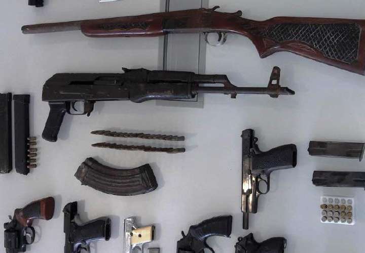 Más de 300 armas de fuego incautadas