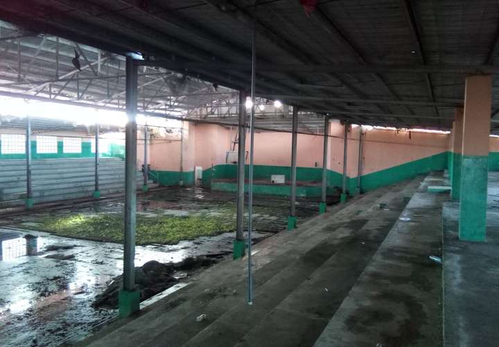 Piden rescatar gimnasio en Puerto Pilón