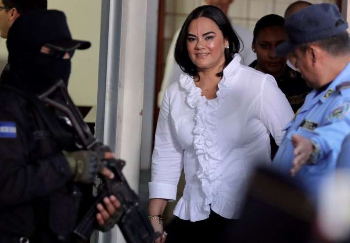 Condenan a 58 años a ex primera dama hondureña