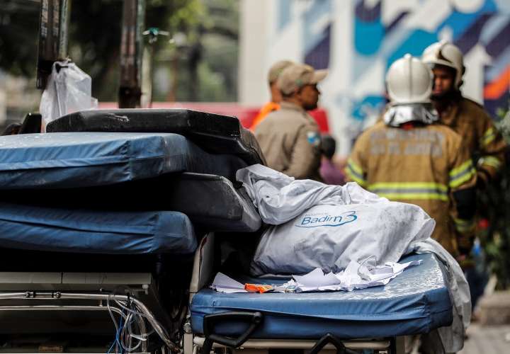 11 muertos deja fuego en hospital en Río