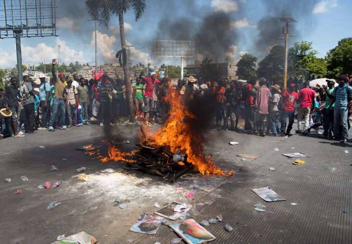 Protestas mantienen inmovilizado a Haití 
