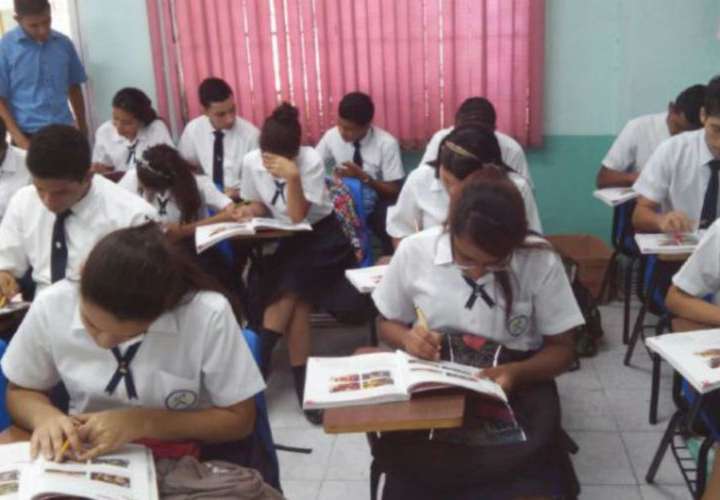 Estudiantes desde hoy a “recoger” materias