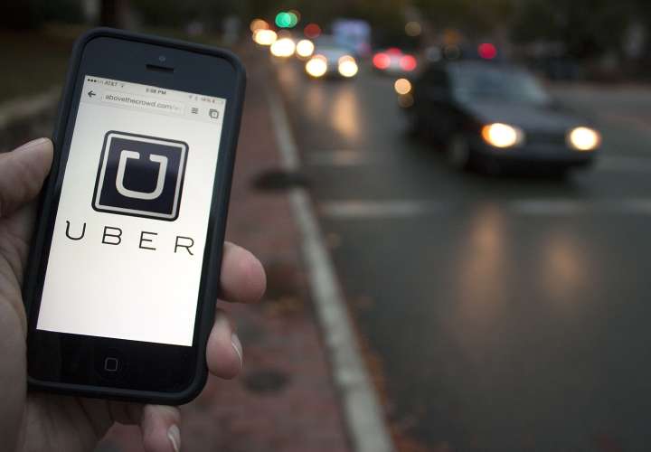 Taxistas evalúan paro contra Uber