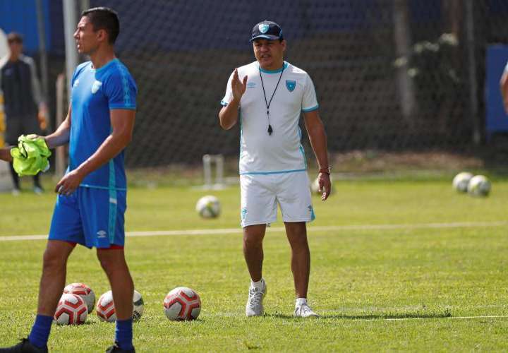 Guatemala prepara amistoso ante Panamá con "seriedad"