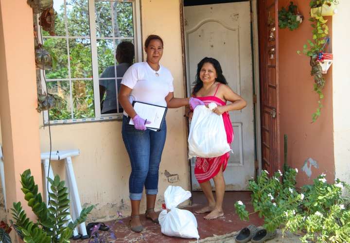 Continúa la entrega de los bonos y bolsas de “Panamá Solidario”