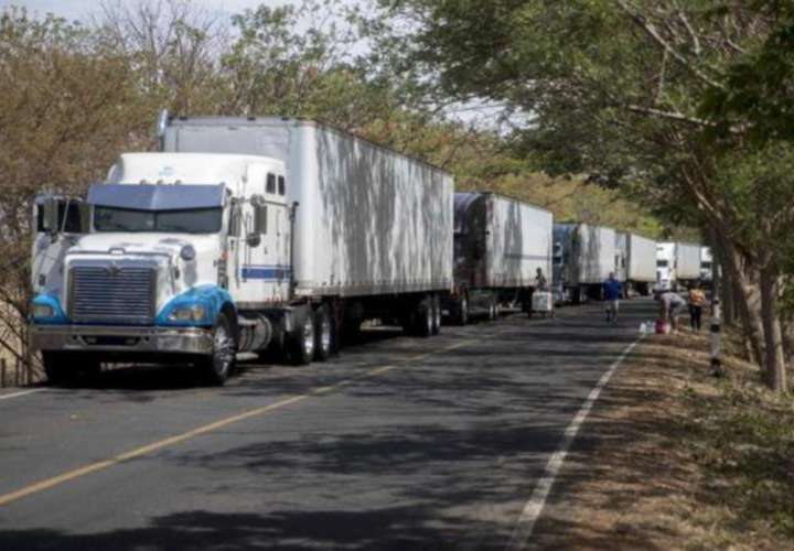 Transporte de carga terrestre en Centroamérica se reanuda