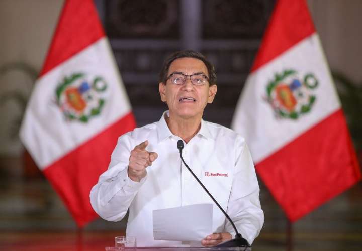 Presidente de Perú se considera blanco de una conspiración y acusa a secretaria
