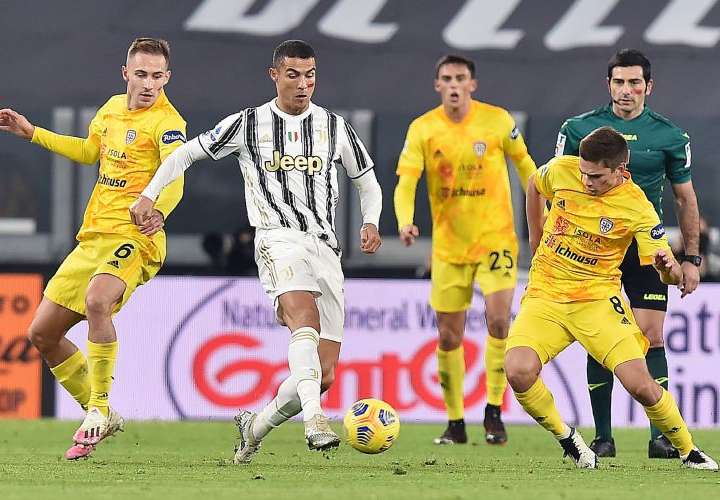 Cristiano hunde al Cagliari con un doblete