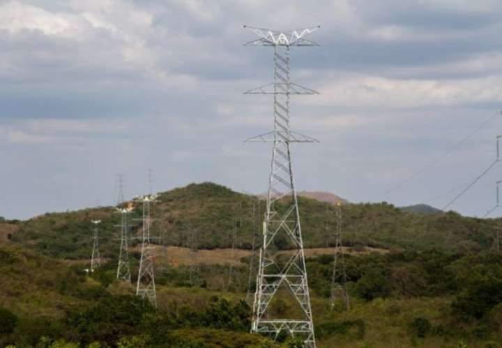 Apede exige transparencia y precios bajos en concesiones del sector eléctrico
