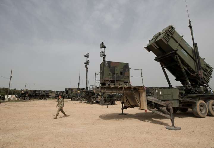 EE.UU. retira misiles Patriot y a cientos de soldados