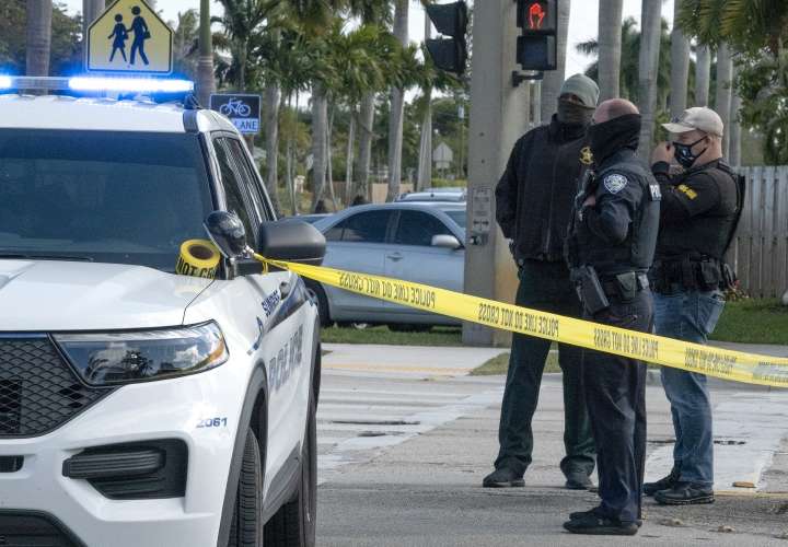 Cuatro muertos en un tiroteo en Florida