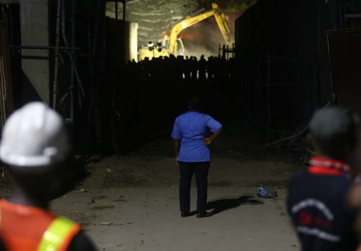 Al menos 4 muertos al derrumbarse un gran edificio en obras en Nigeria