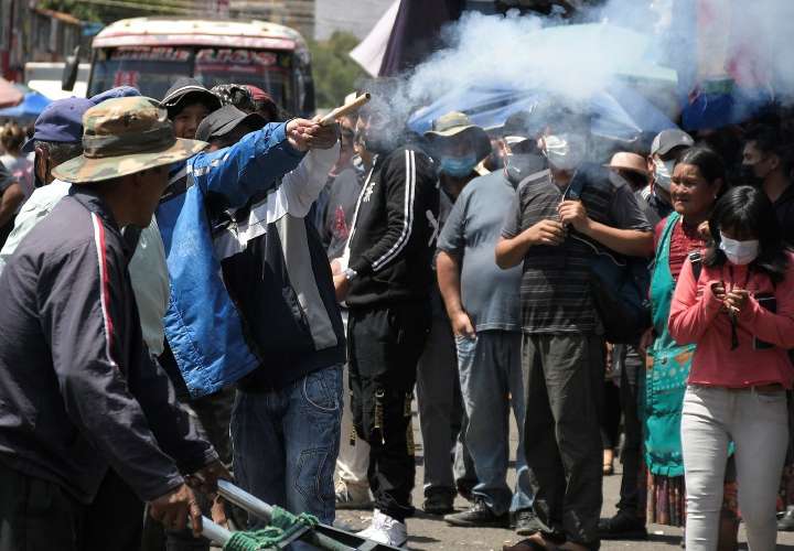Enfrentamientos y detenciones marcan la primera jornada del paro en Bolivia
