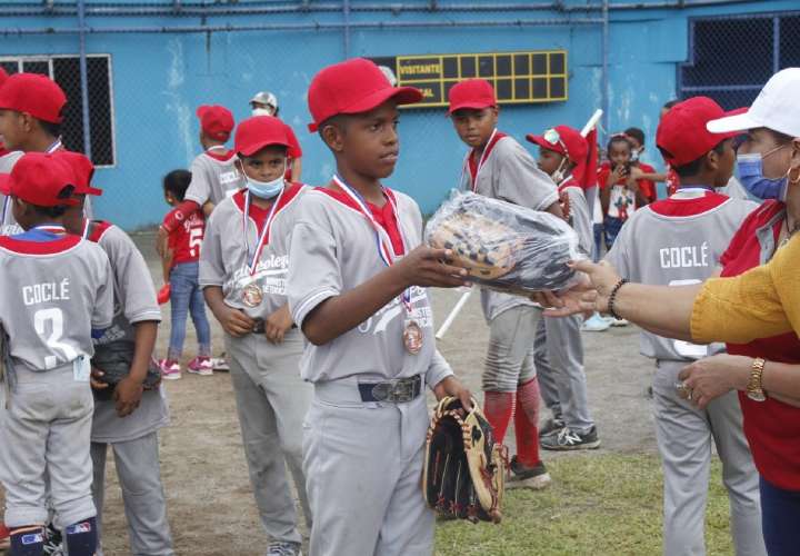 Escuela de Antón, Coclé, ganó intercolegial infantil de béisbol 