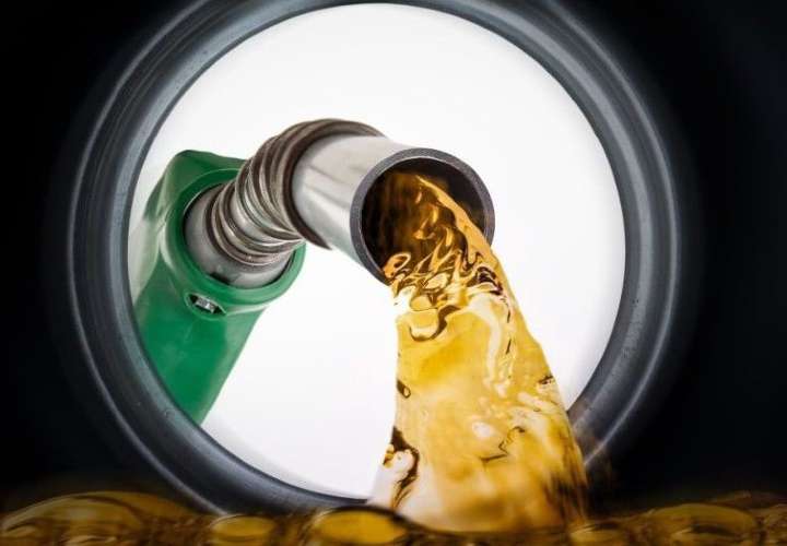 La Gasolina y el diésel subrián el precio por litro para el fin de año